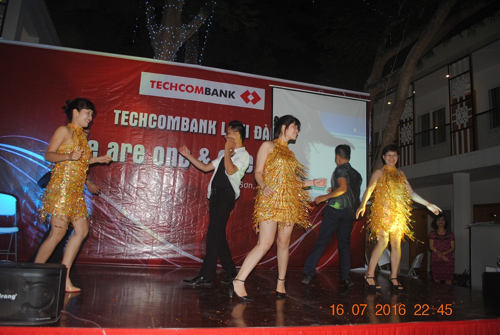 Gala dinner và teambuilding của đoàn khách Techcombank chi nhánh Linh Đàm ngày 16 - 17/07/2016