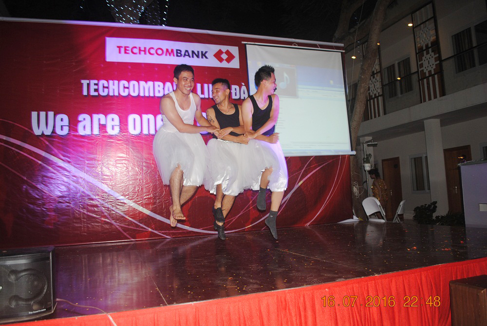 Gala dinner và teambuilding của đoàn khách Techcombank chi nhánh Linh Đàm ngày 16 - 17/07/2016